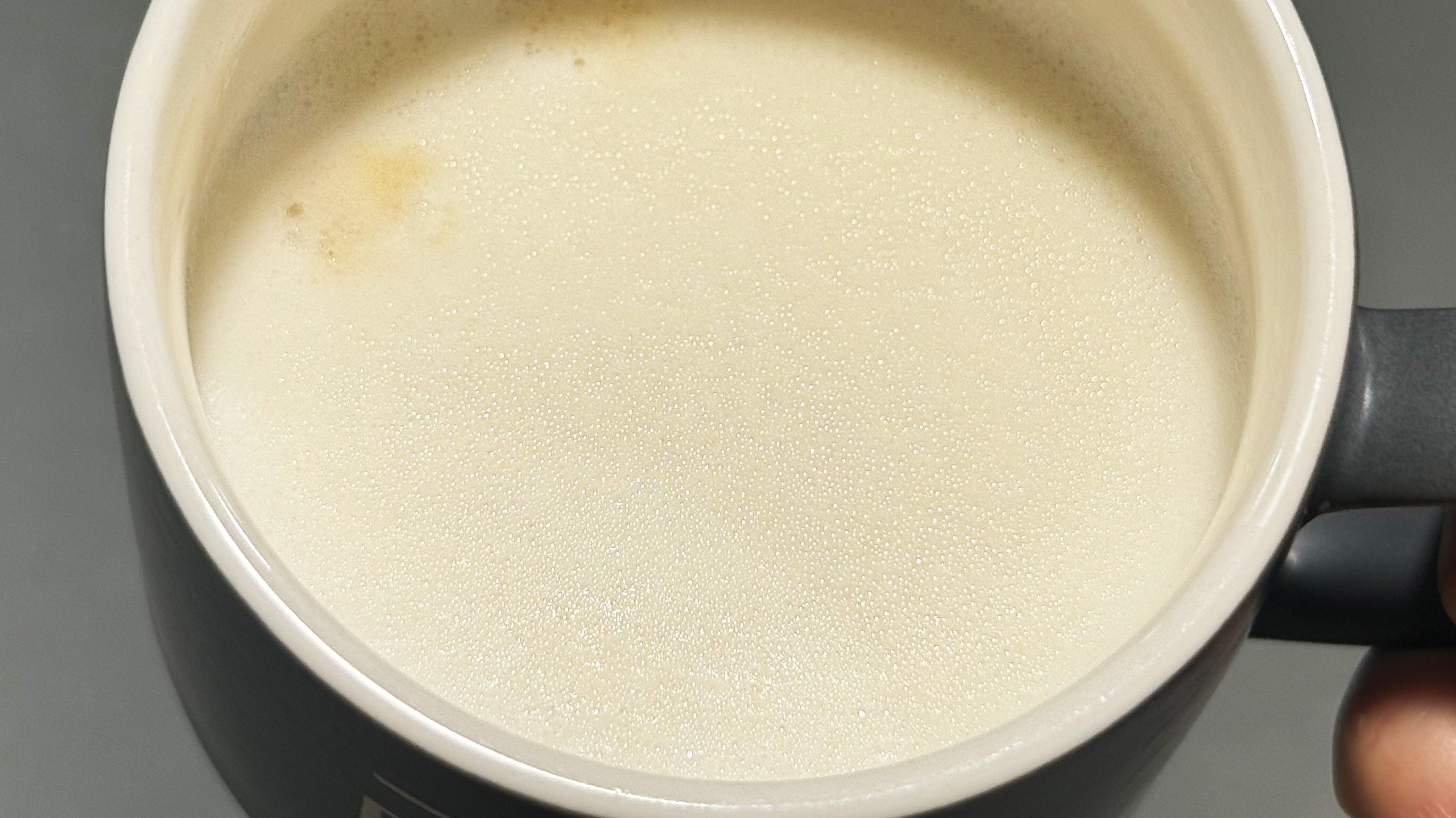 תמונה של קפה שנעשה על צמד de'longhi magnifica