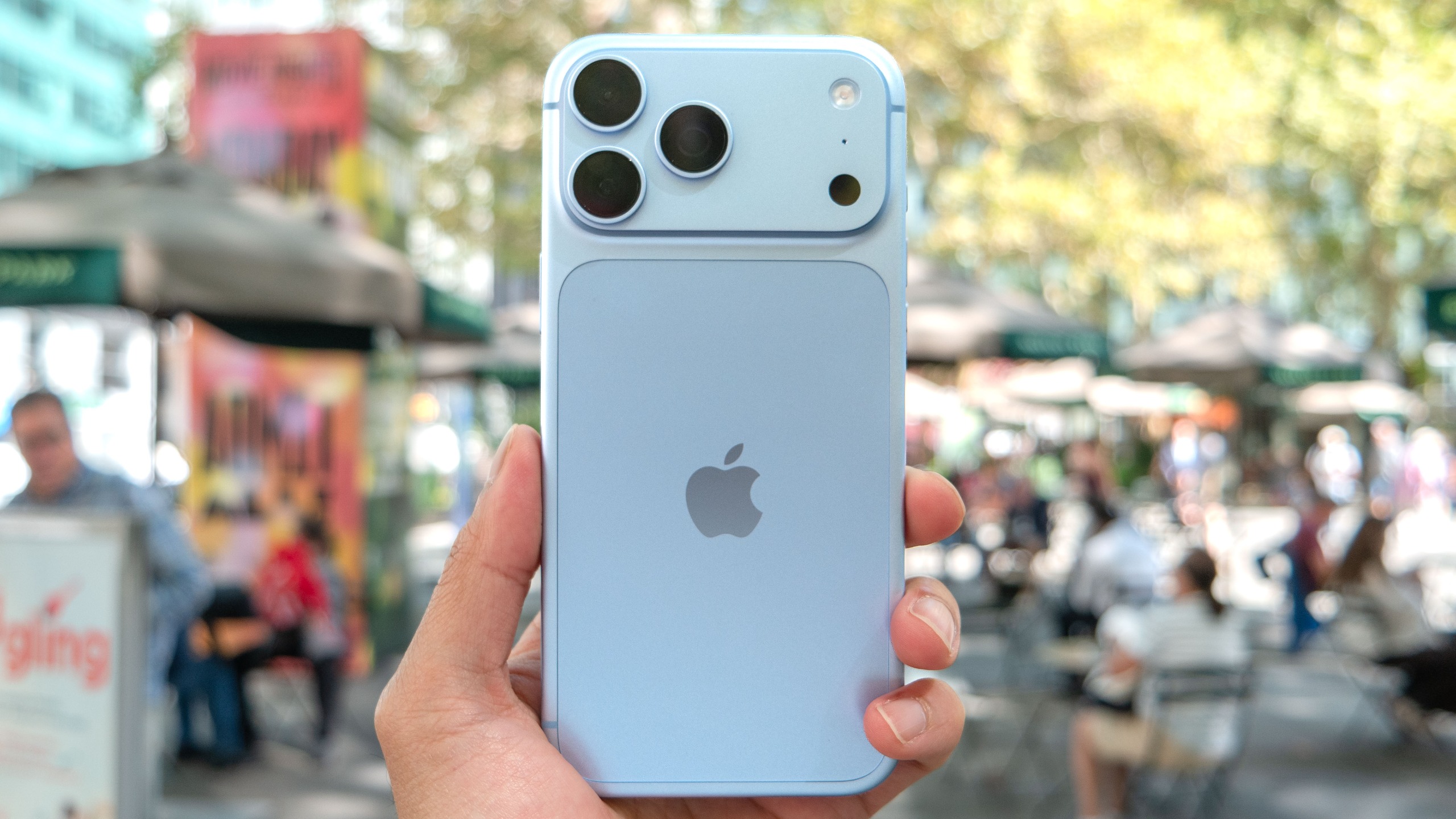 Apple iPhone 18 Pro ו- Pro Max מוצגים ביד