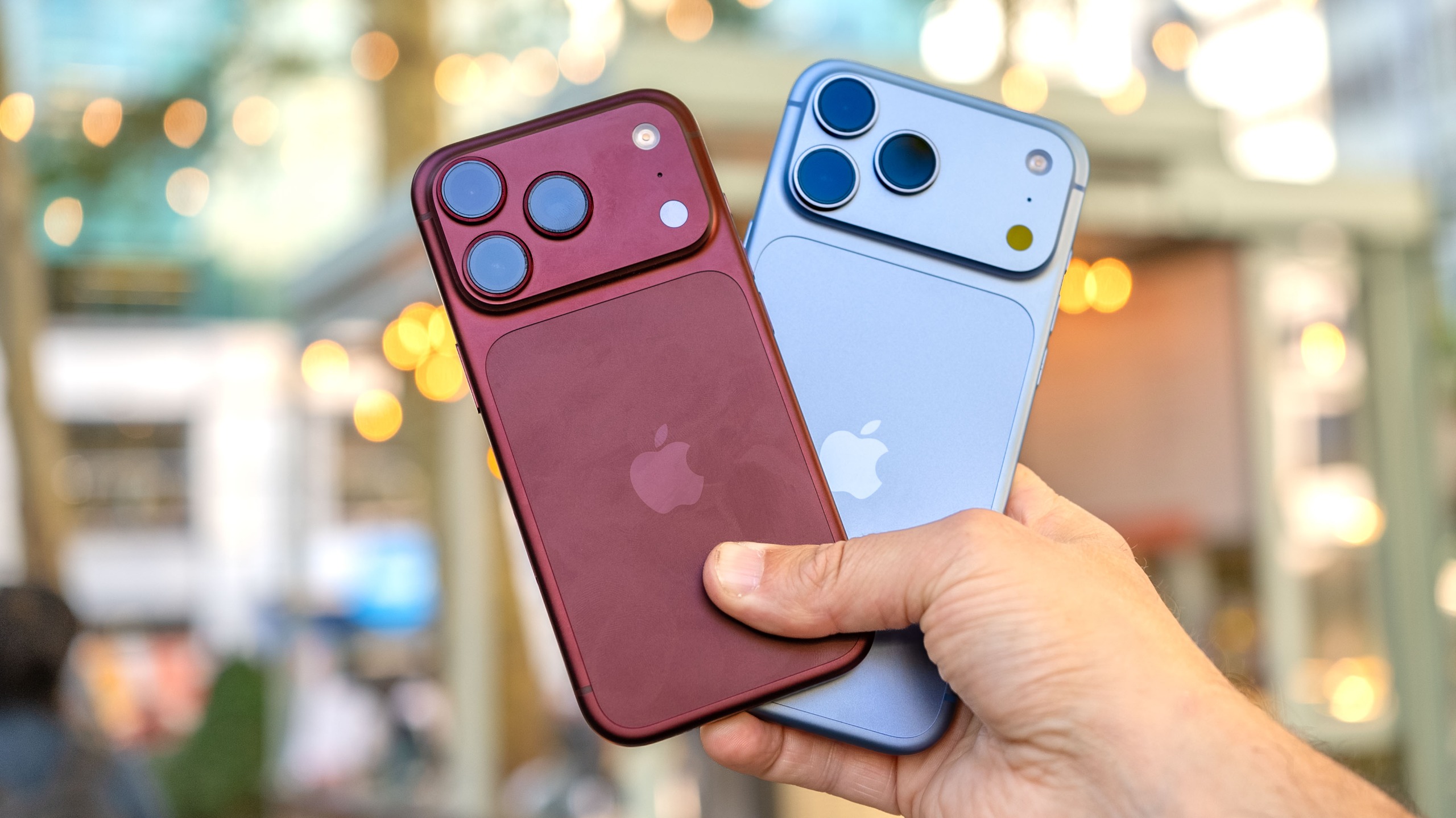 Apple iPhone 18 Pro ו- Pro Max מוצגים ביד