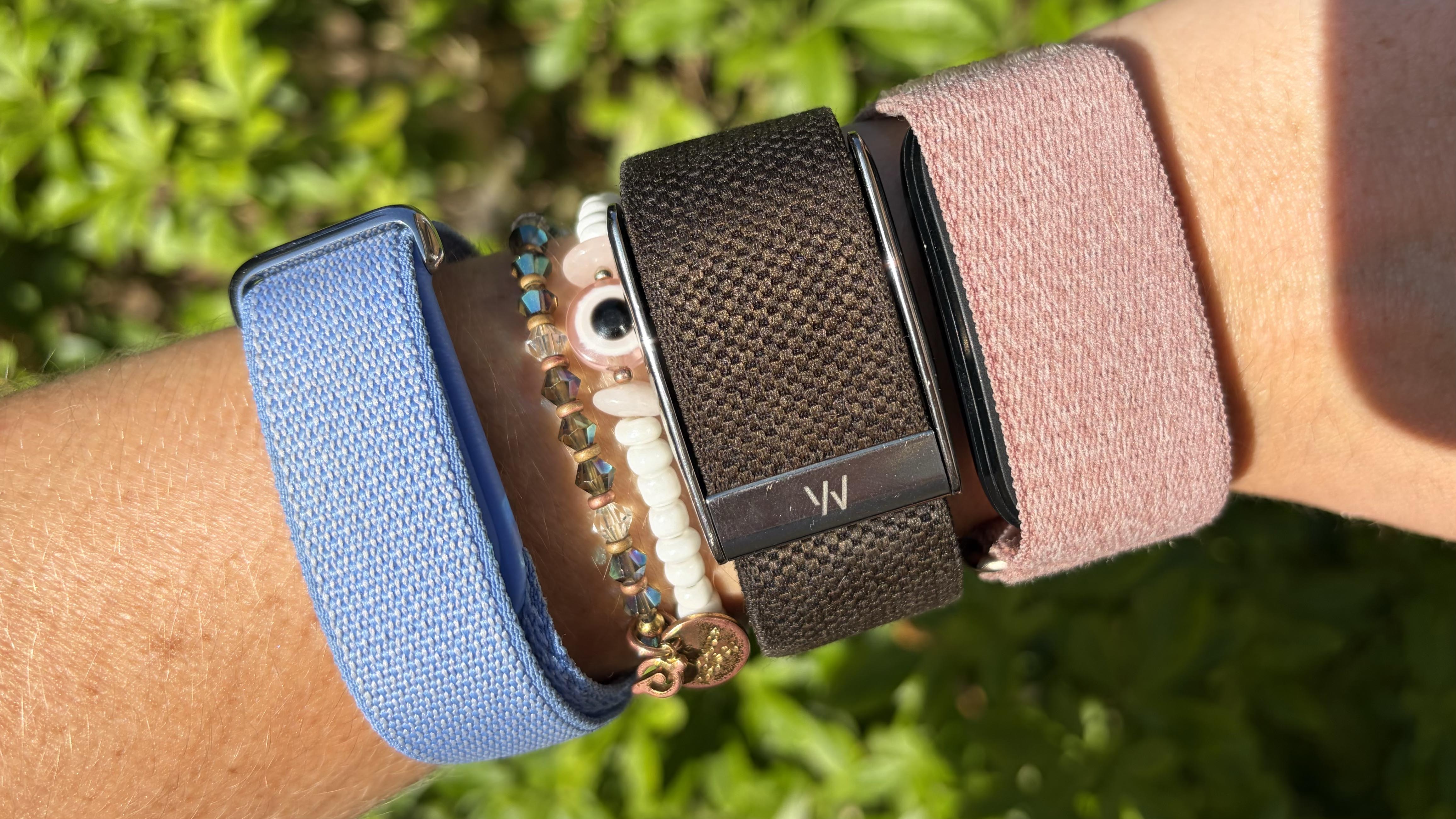 Fitbit Air, Whoop MG ו-Garmin Cirqa