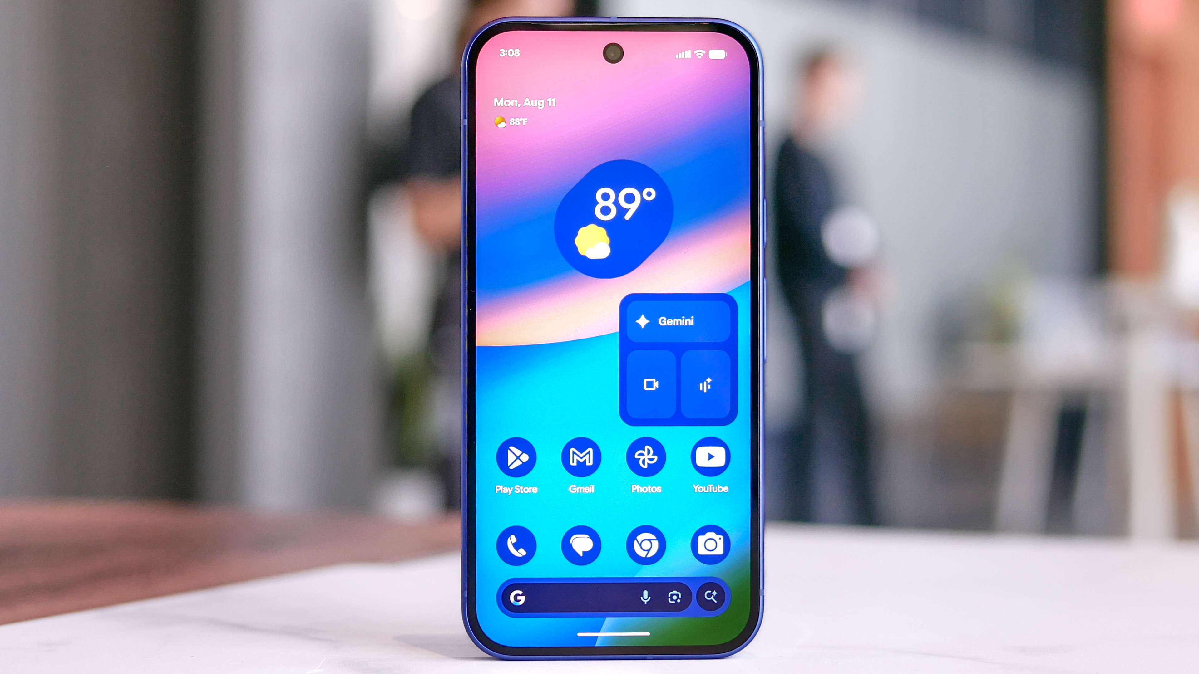 Google Pixel 10 מעשי.
