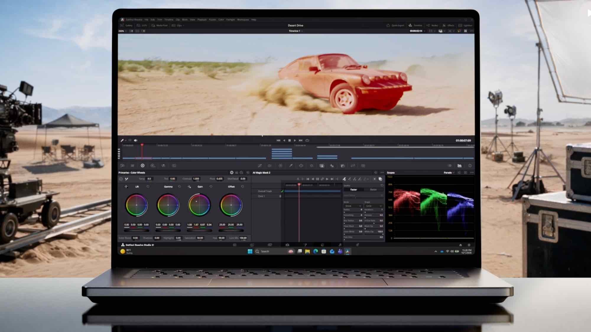 Microsoft Surface Laptop Ultra על סט סרטים