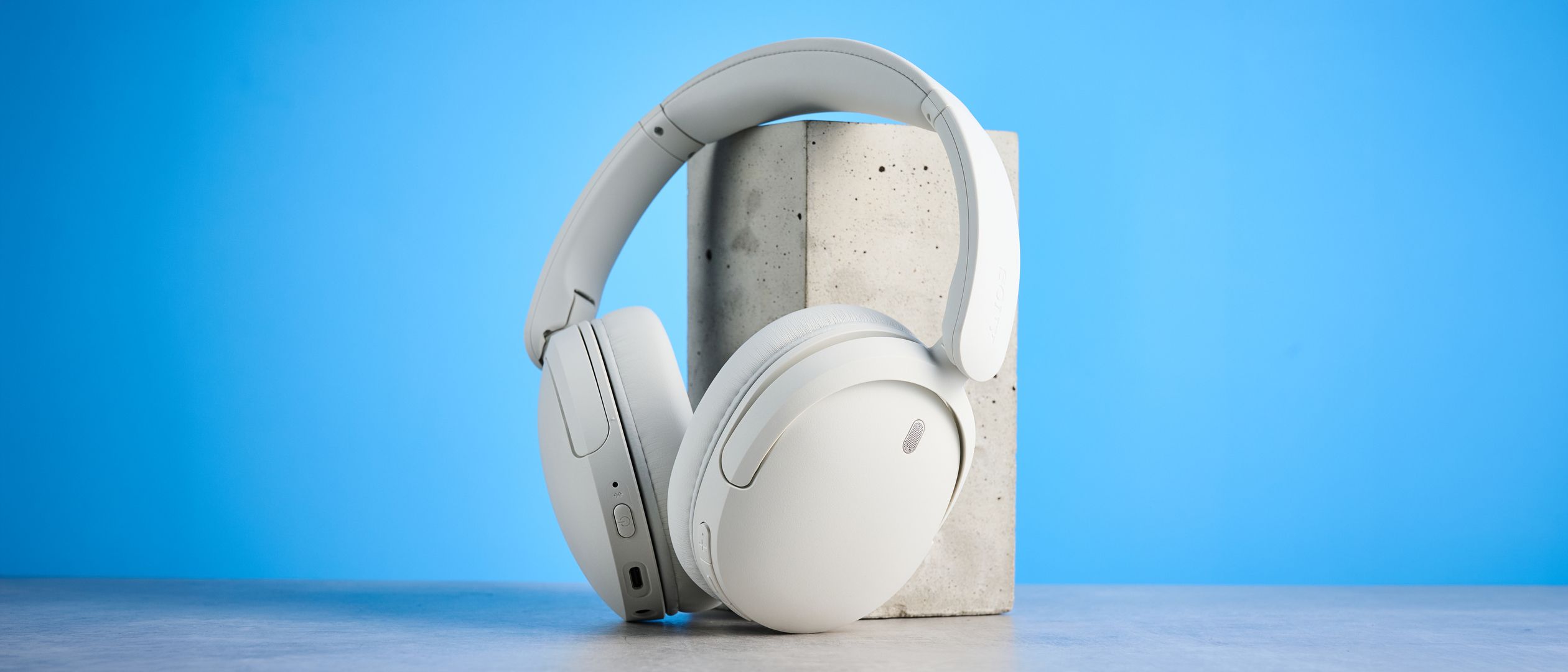 סקירת Sony WH-CH730N: אני ממליץ לחלוטין על האוזניות האלה אבל לא אם אתה בארה"ב - הנה הסיבה מאת Ashley Thieme פורסם ב-18 באוקטובר 26 מומלץ Sony WH-CH730N כל כך מושלמים שהדבר היחיד שמאכזב אותם הוא תג המחיר בארה"ב