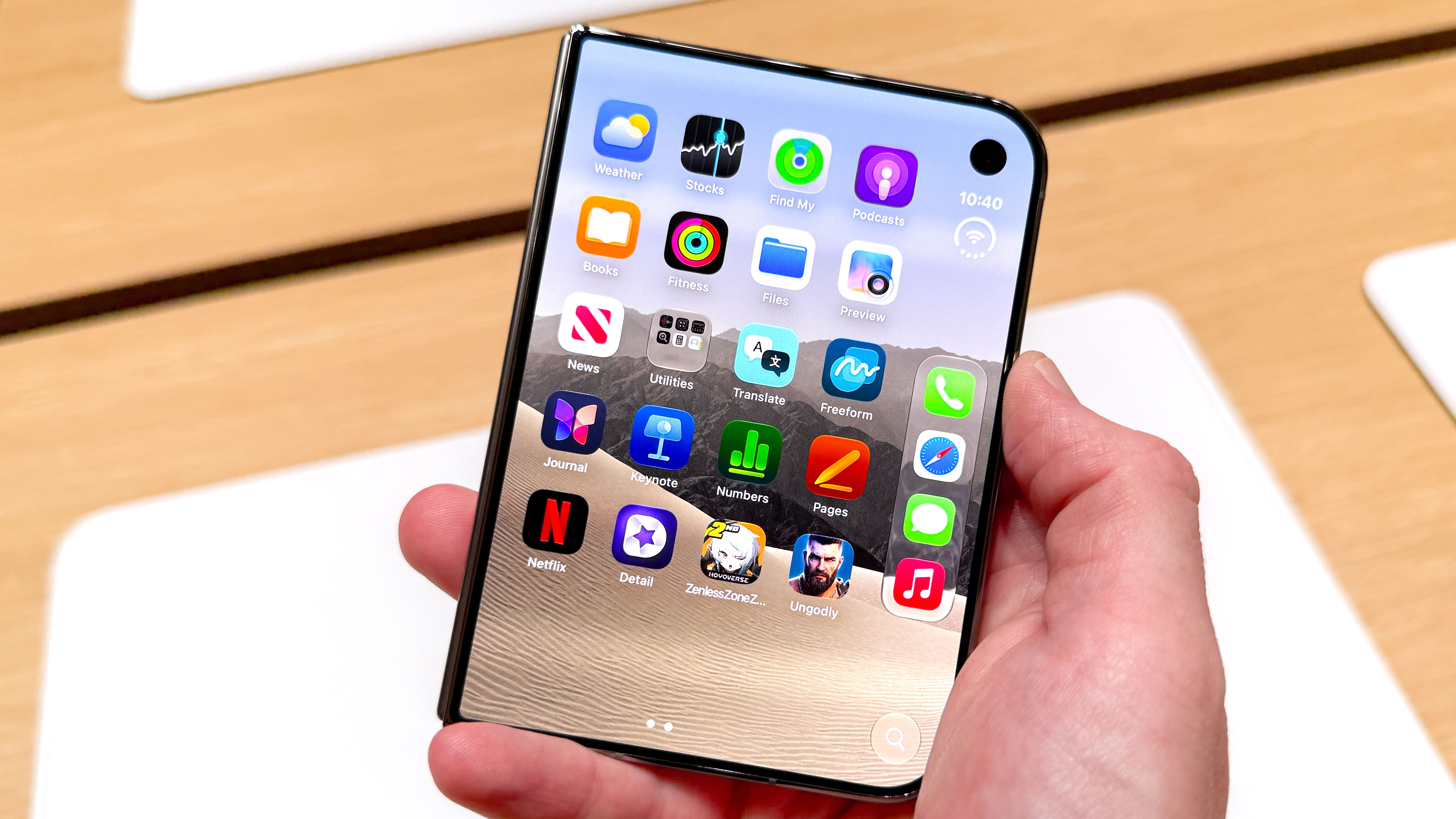 iPhone Duo הידיים