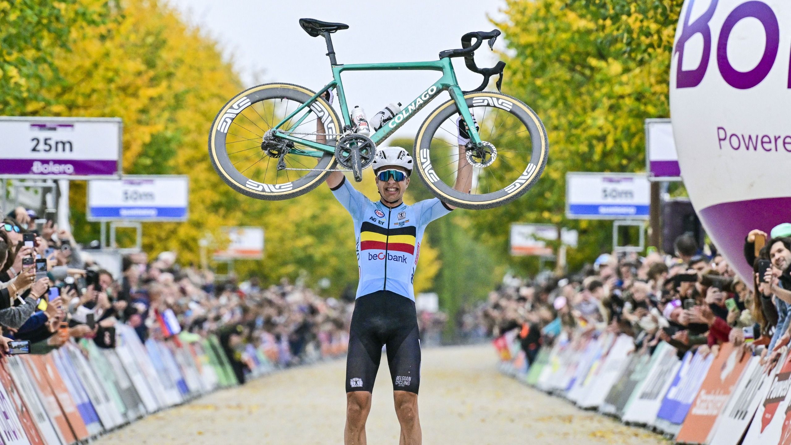 יש דרך פשוטה לצפות באליפות העולם בחצץ UCI 2026 בחינם *