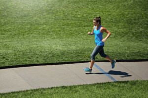 Study: Global physical activity resilience during the COVID-19 pandemic: an observational study of 5.17 million exercise app users across 65 countries. Image Credit: PeopleImages / Shutterstock