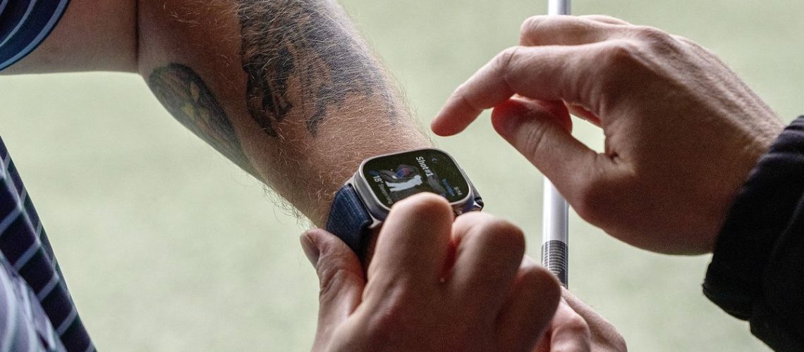 Using the Apple Watch to analyze the golf swing.