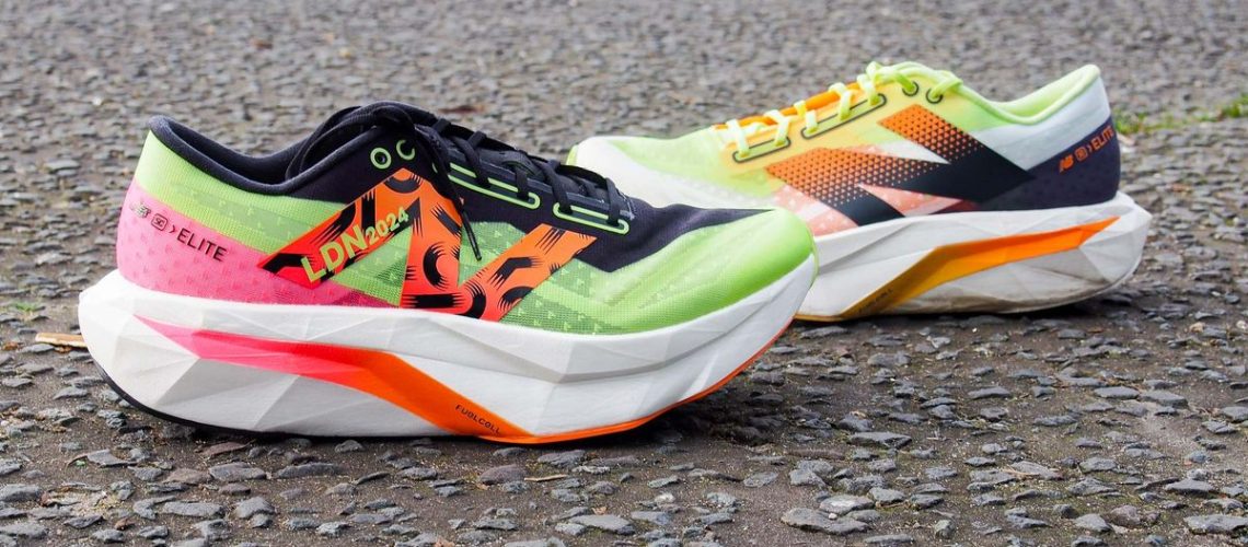 רצתי את מרתון לונדון בנעלי פחמן New Balance FuelCell SC Elite v4 — זה מה שקרה מאת מייקל סאו שפורסם ב-27 במאי 24 רצתי את TCS London Marathon 2024 בנעלי New Balance FuelCell SC Elite v4, והן היו נוחות, עמידות , והנעלה ראויה ליום המירוץ.