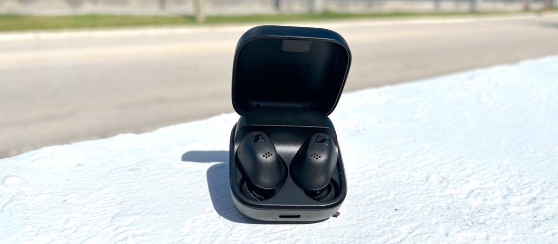 סקירת Sennheiser Accentum True Wireless מאת Alex Bracetti שפורסמה ב-17 ביוני 24 ה-Sennheiser Accentum True Wireless מציעה ביטול רעשים חזק, אך העיצוב חסר כשרון ותוכלו למצוא חלופות עם צליל מעולה במחיר דומה.