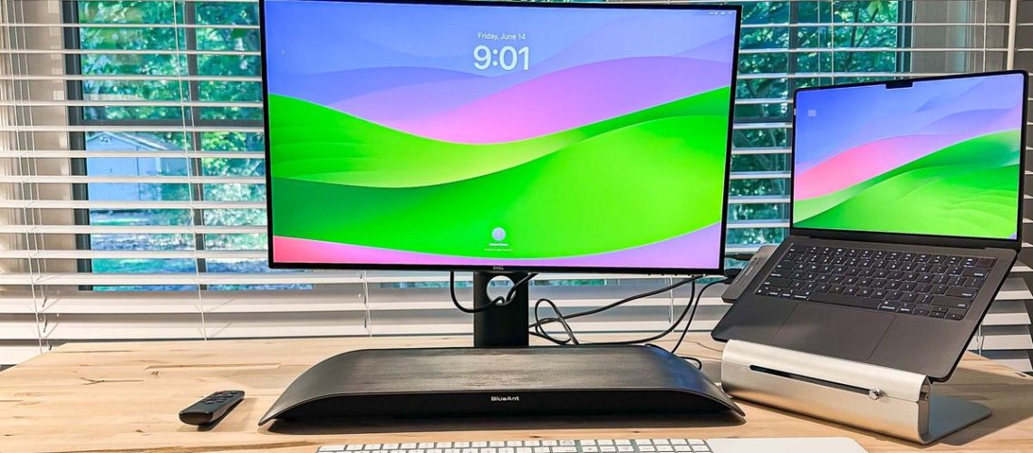 סקירת רמקולים BlueAnt Soundblade מאת Michael Gowan שפורסמה ב-20 ביוני 24 מערכת הרמקולים השולחניים מתחת למסך Soundblade של BlueAnt נראית נהדר ועובדת היטב עם סרטים ומשחקים, ומספקת קולות ברורים עם רמות בס טובות.