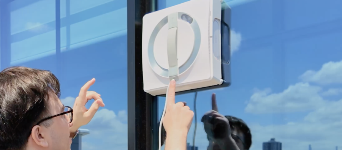 EcoVacs Winbot W2 Omni