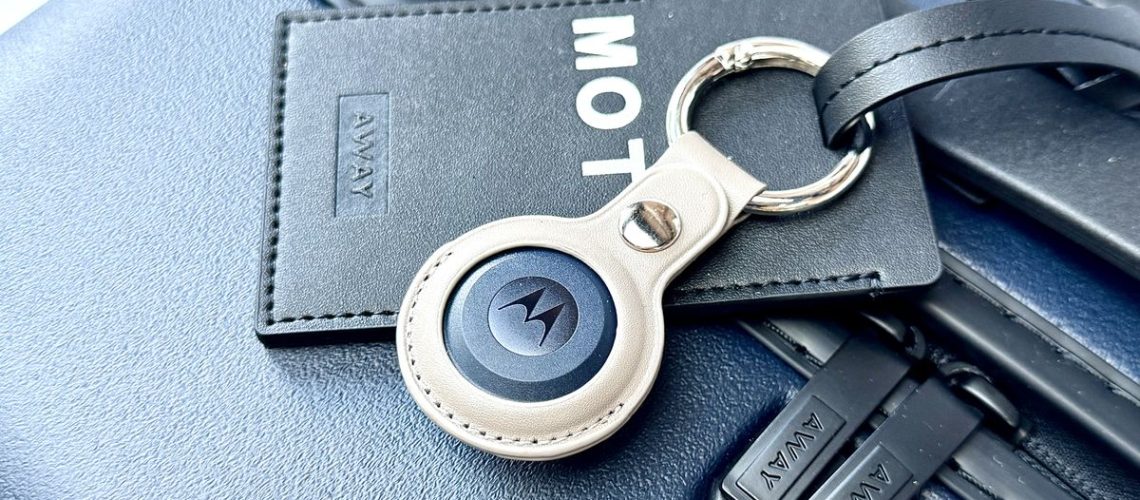 Moto Tag on suitcase