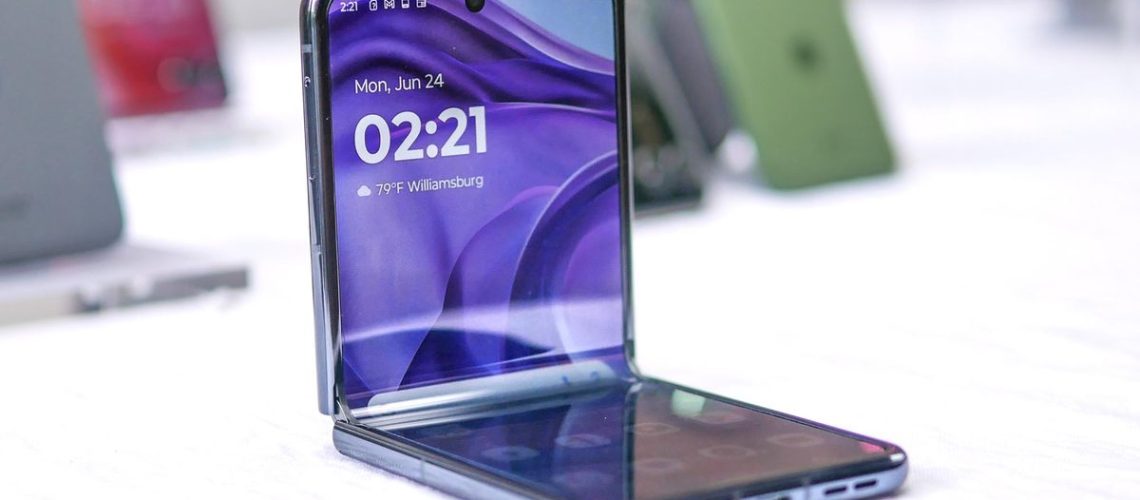 Motorola Razr Plus 2024 hands-on.