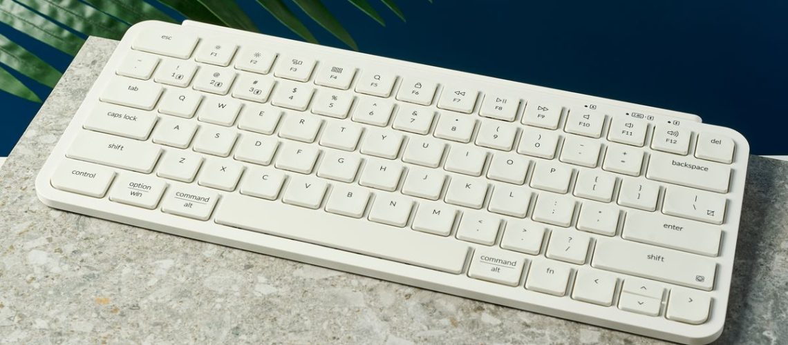 זנחתי את מקלדת הקסם שלי עבור ה-Keychron של 39$ - ואני מטורפת מאת ארין בשפורד פורסם ב-12 ביולי 24. Keychron B1 Pro Compact Bluetooth Wireless Keyboard היא מקלדת תקציב מספקת, נהדרת להקלדה, עם מקשים קופצניים של מתג מספריים ושלושה סוגי חיבורים .