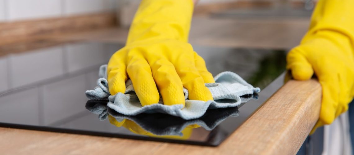 Cleaning glass stove