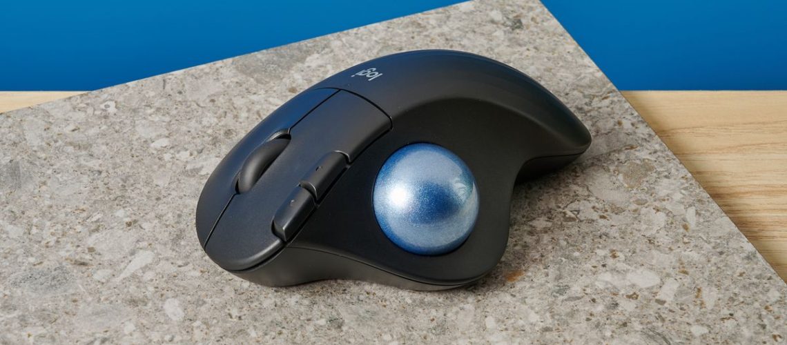 סקירת Logitech Ergo M575: נשיקת שלום לכאבי שורש כף היד מאת Nikita Achanta פורסם ב-15 באוגוסט 24 פרקי הידיים והידיים שלך יודו לך על קניית העכבר הזה