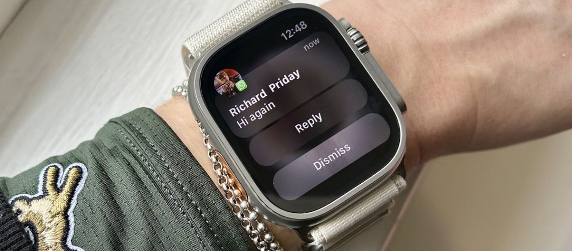 a whatsapp notification on the Apple Watch Ultra