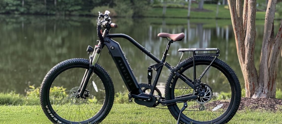 סקירת Mod Bikes Black 3: אופניים חשמליים רב-תכליתי שיכולים להתמודד עם כל דבר, מרחובות עירוניים ועד שבילי עפר מאת פול אנטיל פורסם ב-18 באוקטובר 24 אופניים חשמליים אחד, שבילים רבים