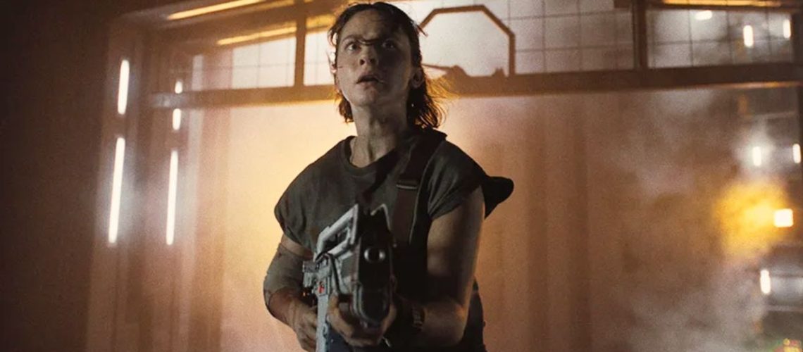 Rain Carradine (Cailee Spaeny) armed with a pulse rifle as seen in "Alien: Romulus"