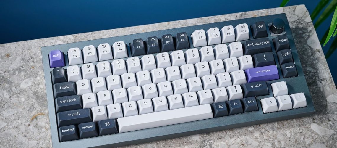 סקירת Keychron Q1 Pro: הקופצני ביותר של לוחות מאת פיטר וולינסקי פורסם ב-1 בנובמבר 24 יופי לראות וחלום להשתמש בו, עבור סוגים סדרתיים ה-Keychron Q1 Pro יכול להיות שווה כל שקל, אם כי תצטרך הרבה מהם.
