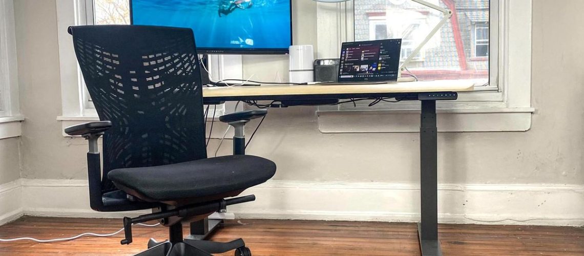 סקירת ErgoChair Ultra אוטונומית: כיסא מודפס תלת-ממד זה הוא כיתת אמן בעיצוב מבני מאת אדם שרם פורסם ב-23 בנובמבר 24 הטכנולוגיה של כיסאות משרדיים שמרה על דברים פשוטים במשך עשרות שנים, אבל השינוי העדין הזה בסדר העדיפויות העיצובי הוכיח התפתחות מבורכת.