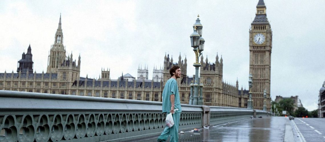 '28 ימים מאוחר יותר' סוף סוף זורם - ועכשיו זה הזמן המושלם לצפות לפני '28 שנים מאוחר יותר'