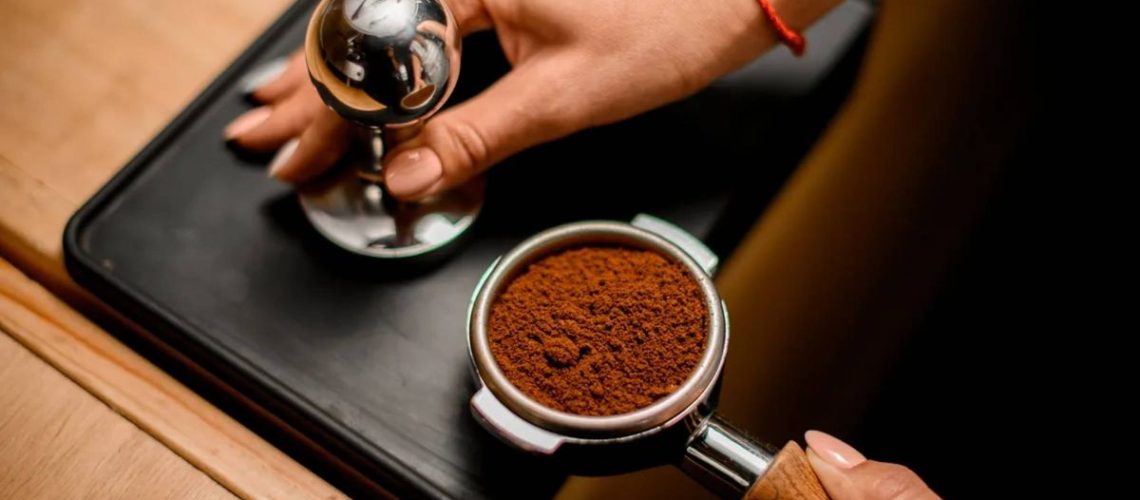 איך לאחסן קפה טחון - 5 טיפים חכמים לשמירה על טריותו