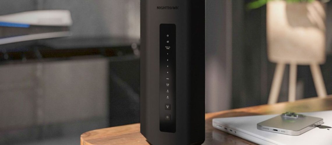 סקירת Netgear Nighthawk RS600: אספקת Wi-Fi 7 מהירויות בפחות כסף מאת Brian Nadel פורסם ב-19 בדצמבר 24 ה-Netgear Nighthawk RS600 חותך כמה פינות כדי לספק חוויית Wi-Fi 7 במחיר סביר יותר עם מהירויות טובות בטווח הביניים.