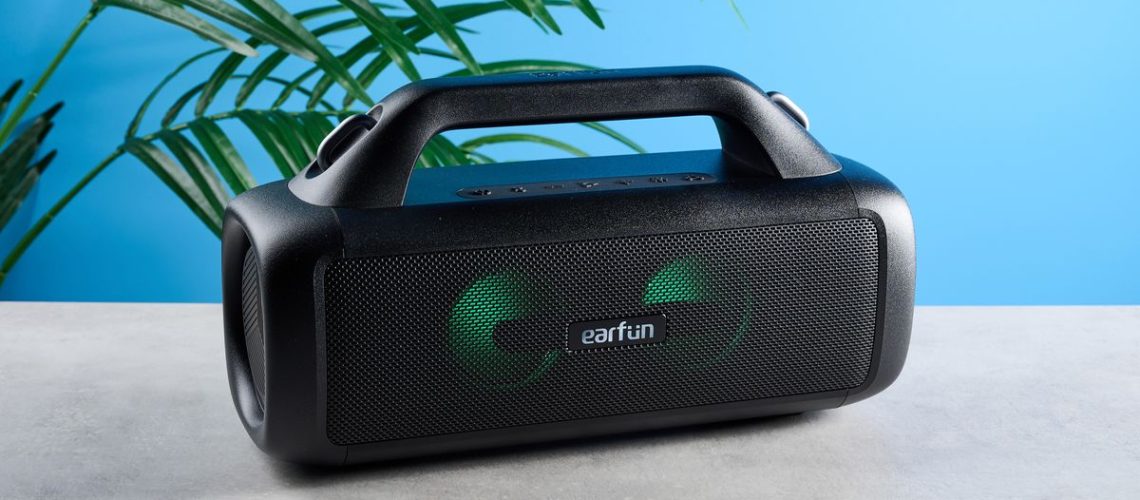 סקירת EarFun UBOOM X: רועש ובסי ללא תג המחיר מאת Erin Bashford שפורסמה ב-20 בדצמבר 24 ה-EarFun UBOOM X הוא רמקול נייד חזק בום-בוקס-סלאש עם בס מעולה ומגוון של הגדרות קבועות מראש של EQ מותאמים אישית, אבל חסר לו קצת סאונד בְּהִירוּת.