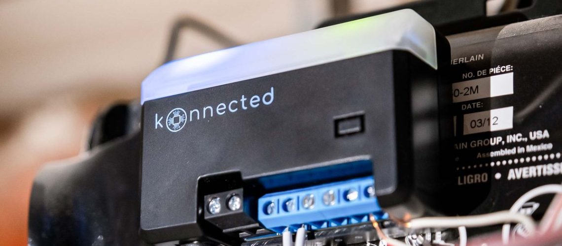 פותחן דלת מוסך חכם מחובר blaQ סקירת מאת כריסטיאן דה לופר פורסם ב-20 בדצמבר 24 אולי יש לו משיכה מוגבלת, אבל פותחן דלת המוסך החכם הזה מגיב ורב-תכליתי בהתקנה שלו.