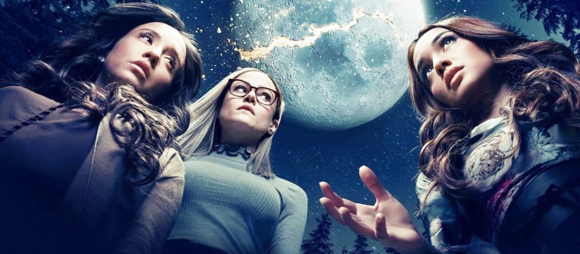 דרמת הפנטזיה האהובה עליי היא גרסה אפלה, סקסית ומבוגרת של 'הארי פוטר' - תזלזלו בה לפני שהיא עוזבת את נטפליקס