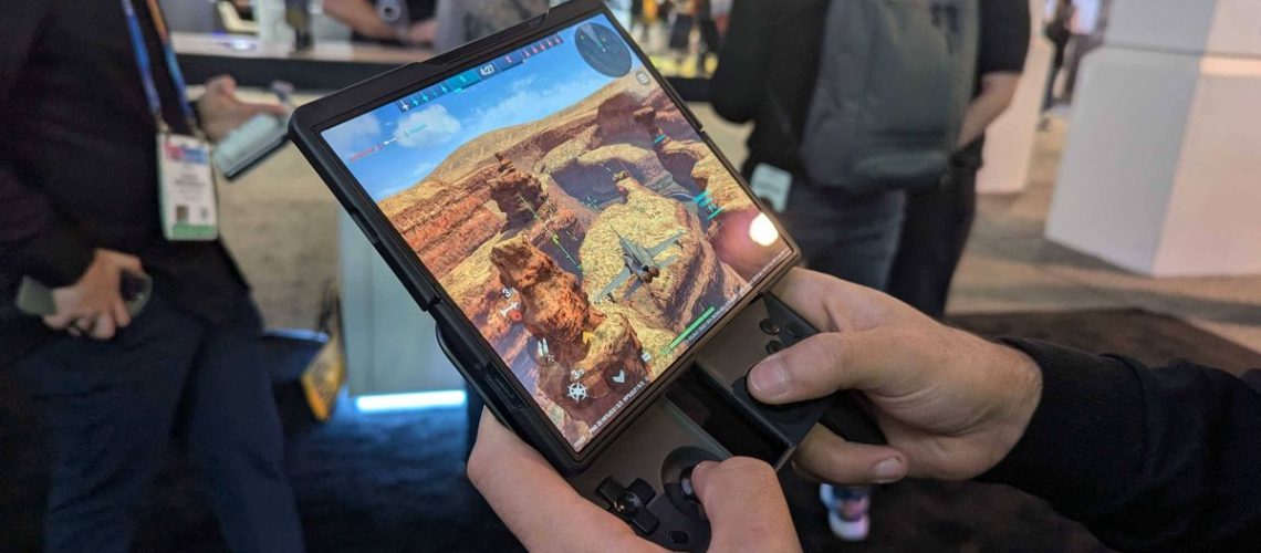 בקר המשחקים MCON מאפשר לך להפוך את הטלפון שלך ל-PSP Go מודרני - הנה איך