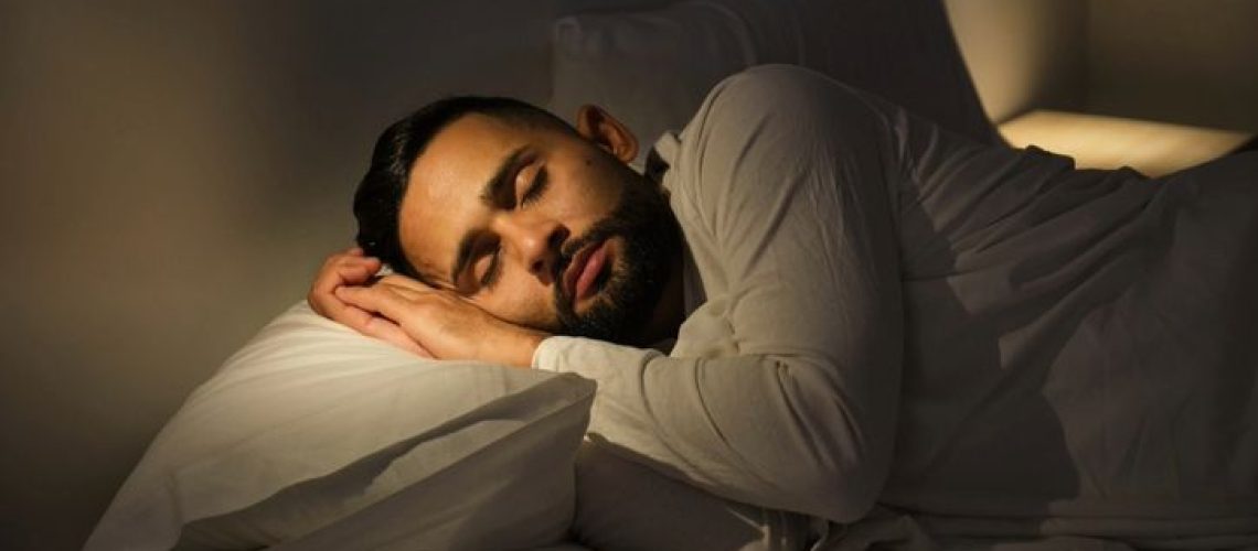 Biohacker חולק כמה שינה אנשים שגרים הכי הרבה זמן ללילה