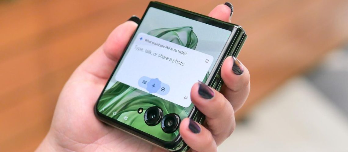 Motorola Razr Plus 2024 in hand