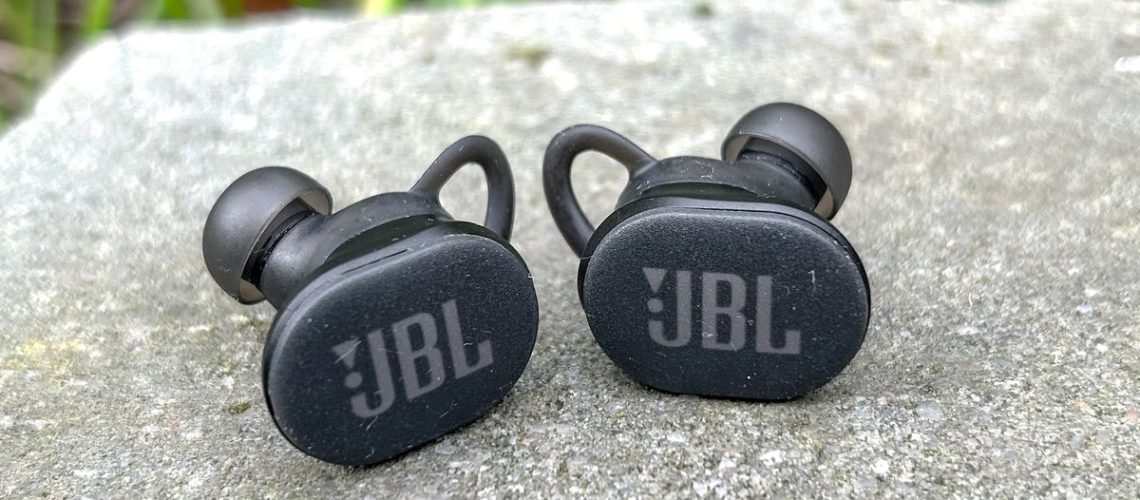 סקירה של JBL Endurance Race 2: ניצני ספורט בעלי ערך טוב מאת ניק האריס-פריי פרסם ב- 16 במרץ 25 האוזניות של JBL Endurance Race 2 עולות על תג המחיר הנמוך שלהן, וההתאמה מצוינת לשימוש בספורט, אך איכות הצליל ו- ANC אינן תואמות אוזניות יקרות יותר.