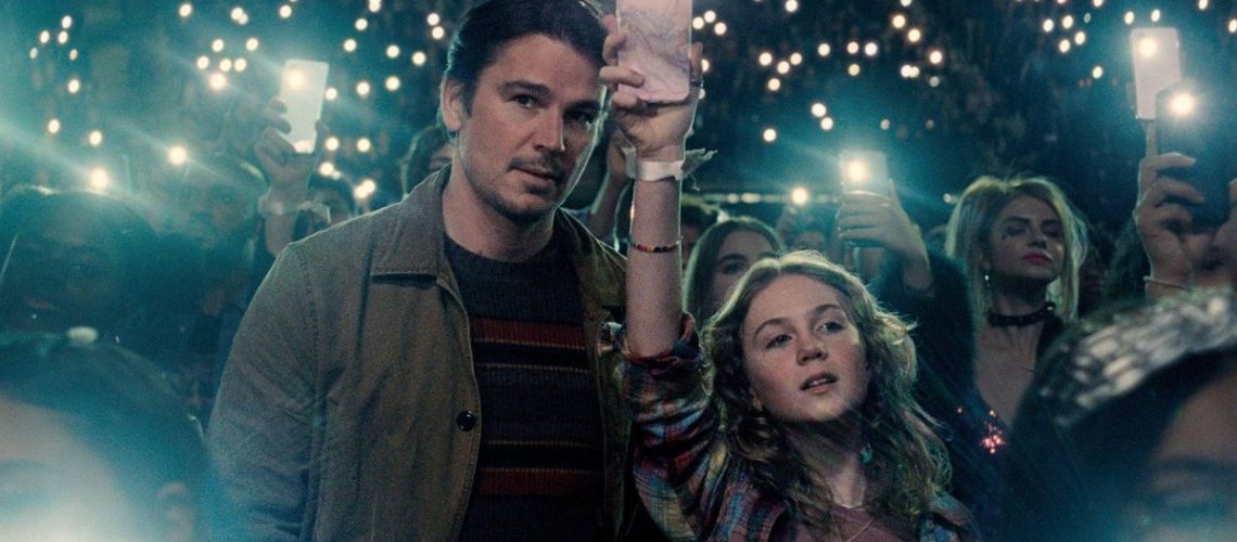 (L-R) Josh Hartnett as Cooper and Ariel Donoghue as Riley in "Trap"