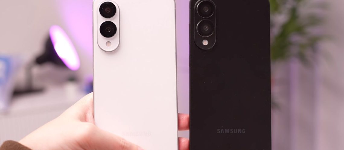 Galaxy S25 Edge in black and white