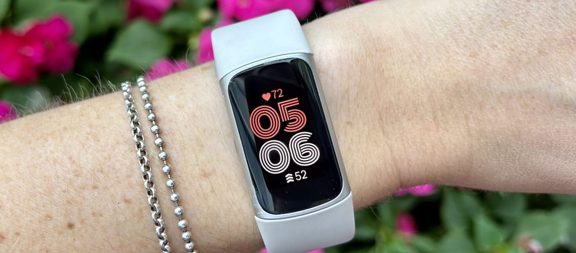 a photo of the screen on the Fitbit Charge 6