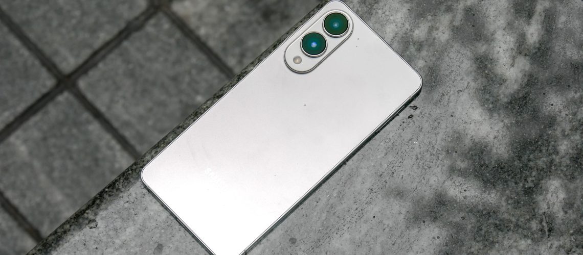 Samsung Galaxy S25 Edge review.
