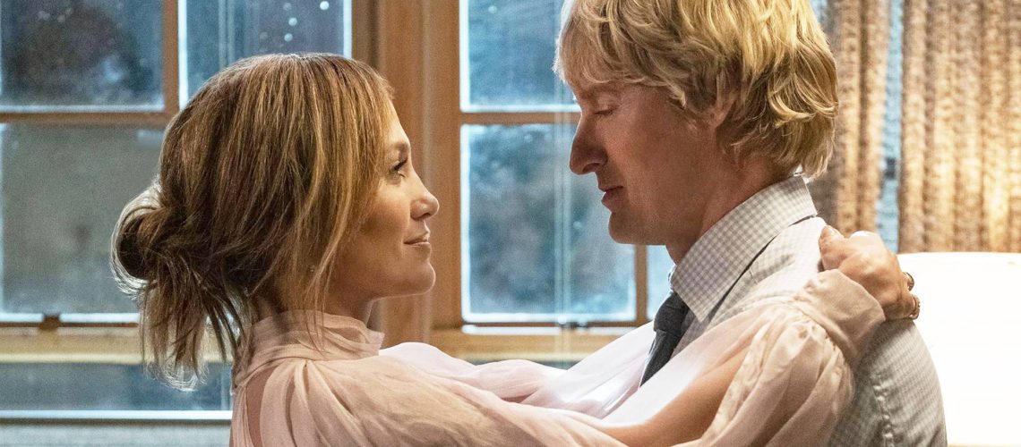 (L-R) Jennifer Lopez as Katalina "Kat" Valdez and Owen Wilson as Charlie Gilbert in "Marry Me"