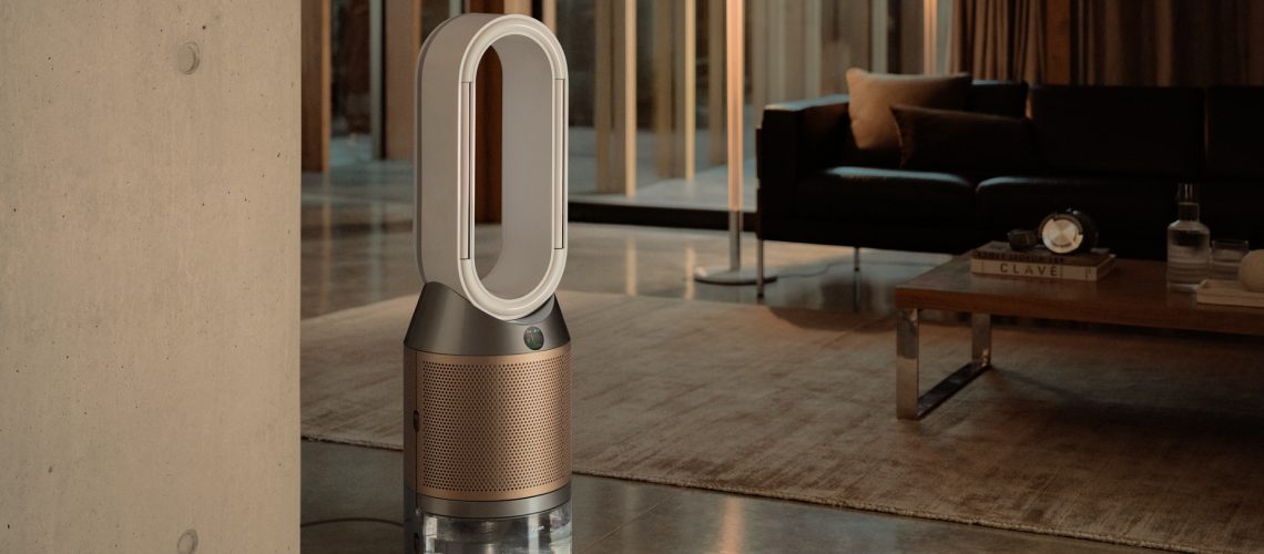 Dyson purifier humidify and cool in a living room