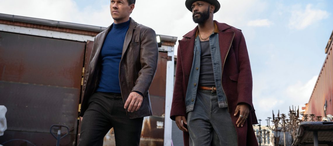 L-R: Parker (Mark Wahlberg) and Grofield (LaKeith Stanfield) stand side-by-side in a scene from Prime Video's "Play Dirty"