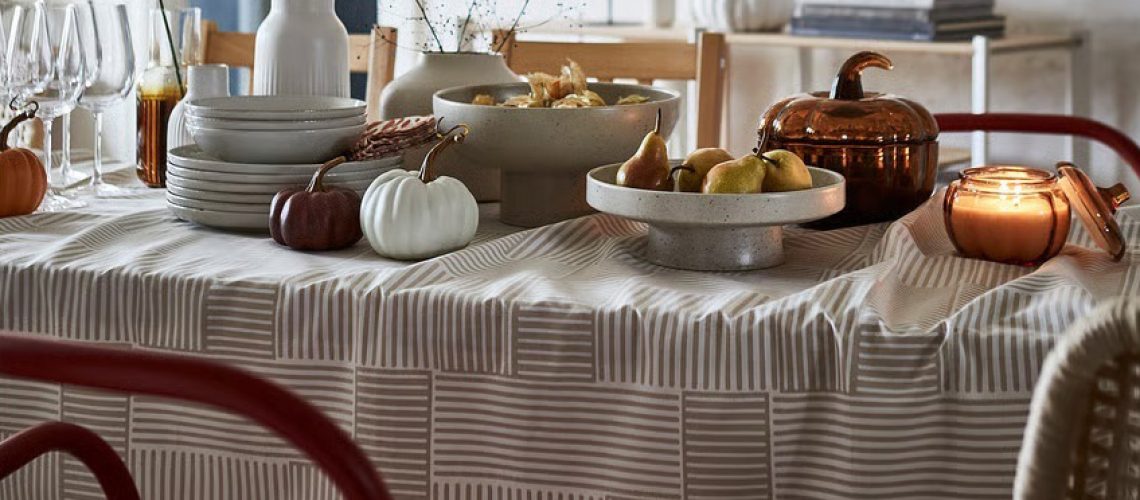 HÖSTAGILLE tablecloth lifestyle