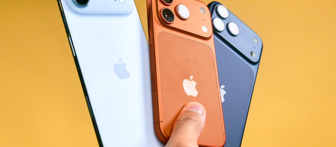 iPhone 17 scratchgate.