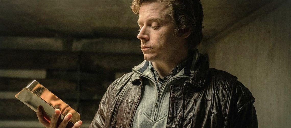 Jack Lowden in season 1 of "The Gold"