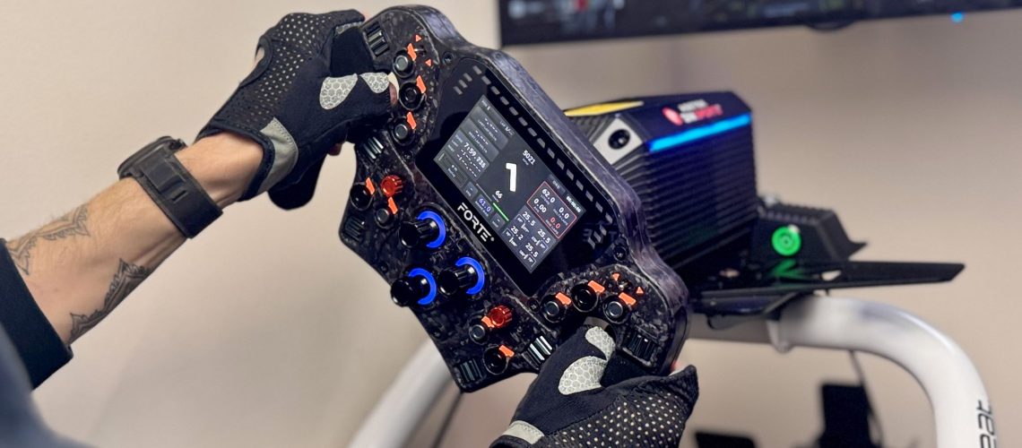 נסעתי 1,000 מיילים עם מתקן ה-Sim Asetek Forte וזה השפיל אותי בצורה הטובה ביותר מאת Jason England פורסם ב-6 בנובמבר 25 אם אתה בראש משחק מרוצי ה-Sim שלך, בסיס גלגלים של Asetek Forte, דוושות וגלגל פורמולה פרו הם אחת הדרכים הטובות ביותר ללכת.