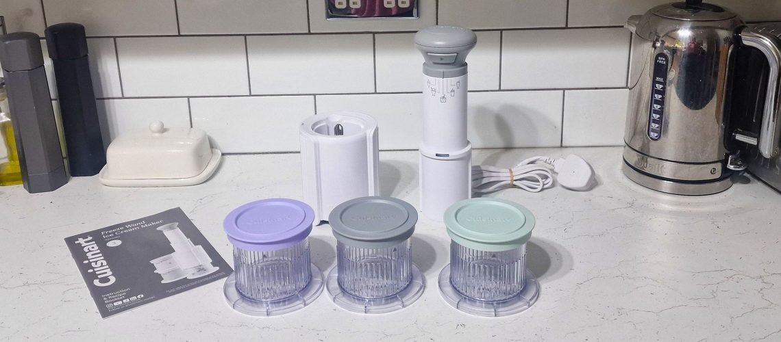 מכונת הגלידה הידנית של Cuisinart כל כך טובה, אני נפטרת מה-Ninja Creami שלי מאת מילי פנדר פורסם ב-16 בנובמבר 25 מכונת הגלידה הזו של Cuisinart היא שקטה, מהירה וכל כך קלה לשימוש. והכי חשוב, זה במחיר סביר.