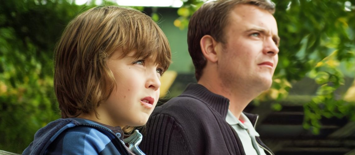 צפו במותחן הזה בספירלת היסטריית אימה עממית - והזרמו אותו בחינם ב-Tubi