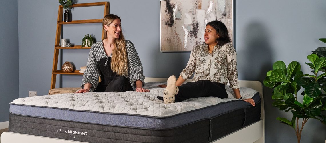 שירות קונסיירז' השינה של Black Friday שלנו פעיל - קבל המלצות על מזרנים וכריות מותאמים אישית ישירות מהמומחים שלנו