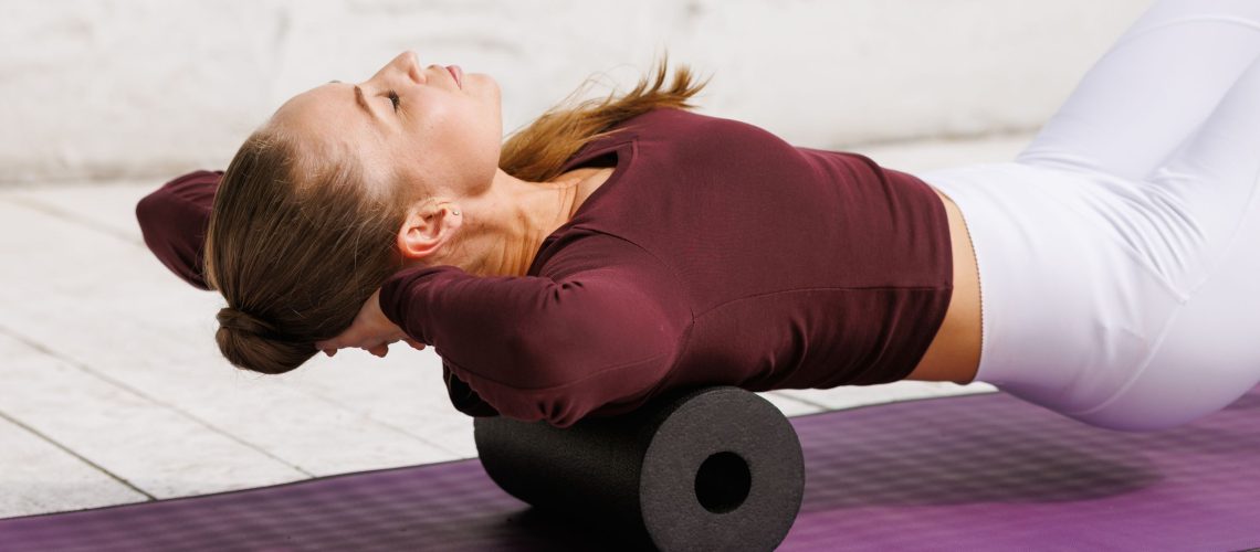 לשבת כל היום? נסה את 7 תרגילי הגב האלה מפיזיותרפיסט עכשיו